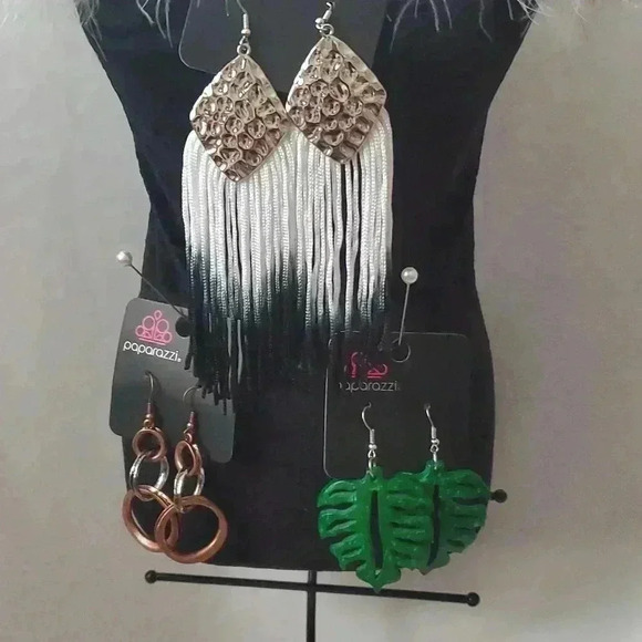 ☆☆☆Paparazzi lot of 3 pair of earrings - Picture 1 of 4